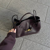 EMILIA™ – ALSIDIG, RAFFINERET TASKE