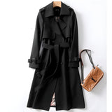 XANTHIPPE™ – ELEGANT TRENCHCOAT MED TIDLØST DESIGN