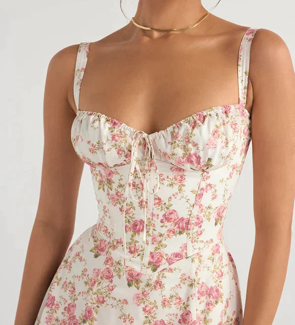 SABRINA™ – KJOLE MED KORSETDETALJE OG MARKERET TALJE