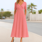 MONIQUE™ – FEMININ KJOLE MED KRYDSDESIGN OG KORTE ÆRMER TIL ENHVER LEJLIGHED