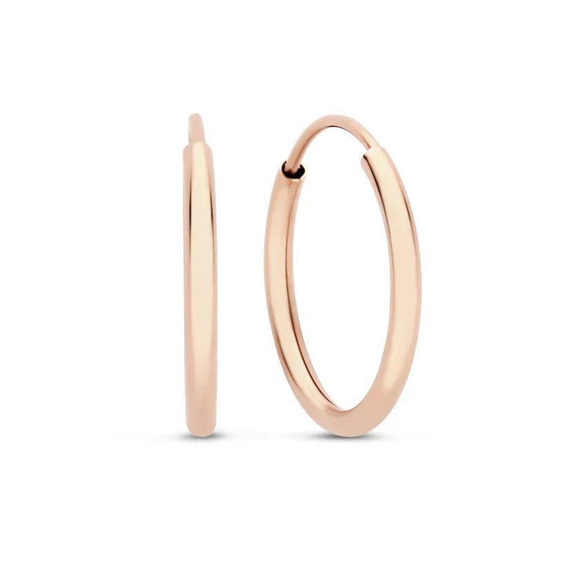 EMELIRENE™ – ØRERINGE I 14K GULD