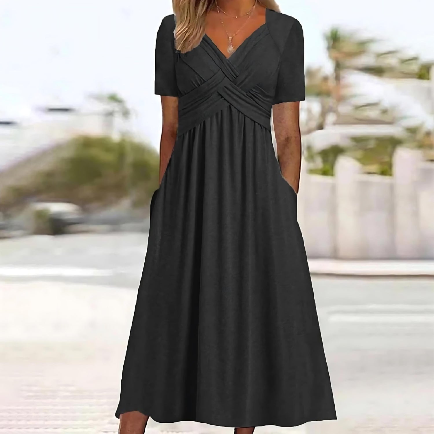 JASMIN™ – ELEGANT MIDIKJOLE MED ET RAFFINERET OG FEMININT UDTRYK